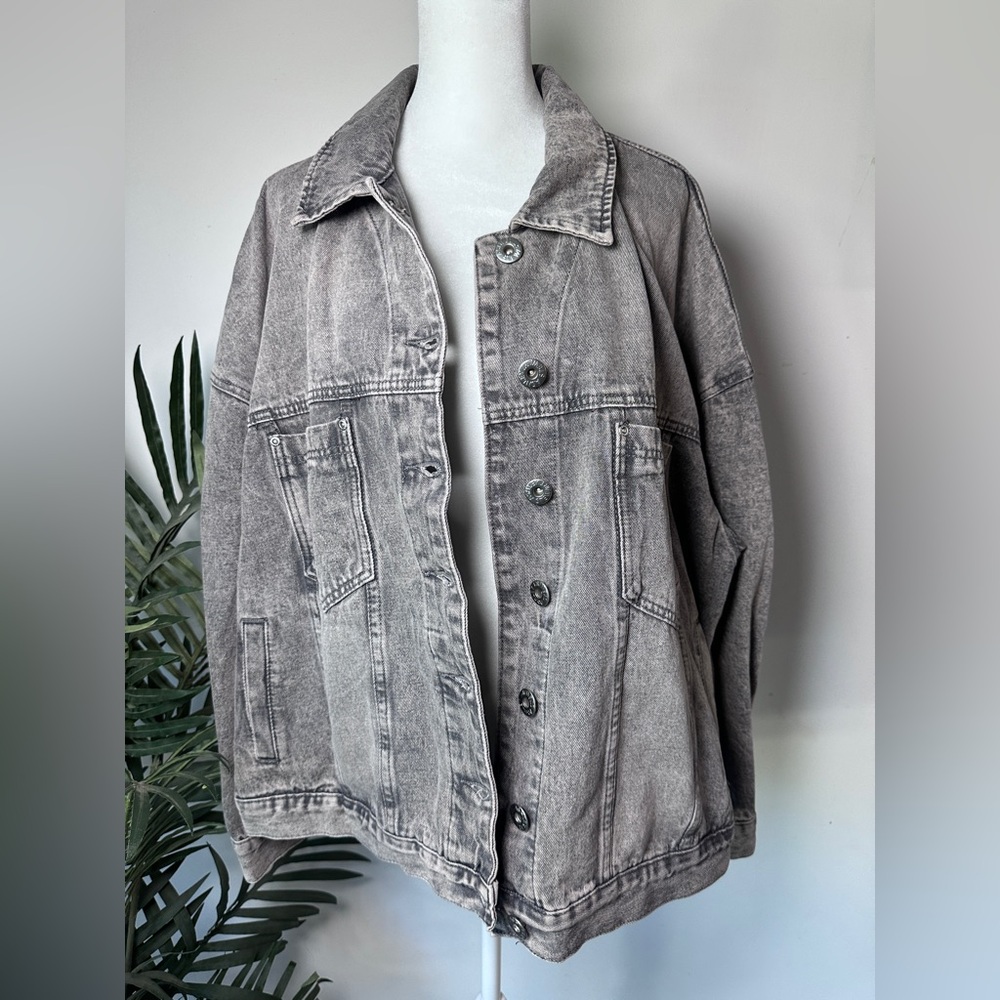 NWT Ashley Stewart Women’s Stonewashed Gray Swingback Jean Jacket size 22/24 - Picture 4 of 9